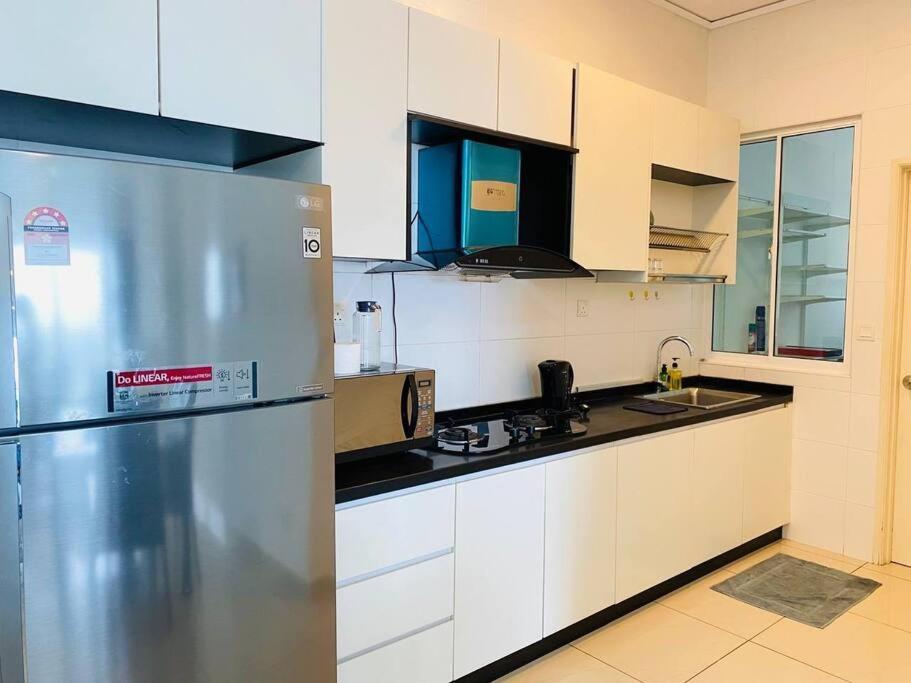 Pinnacle Tower Apartment