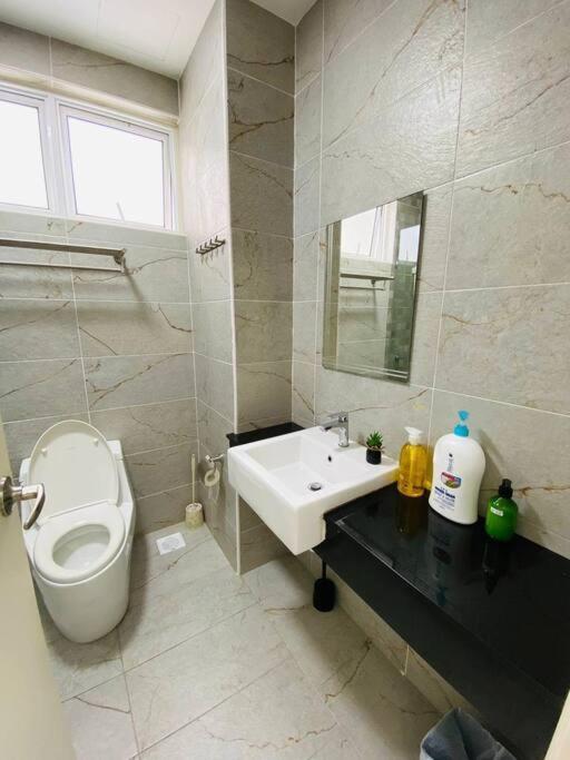 Pinnacle Tower Apartment *